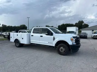 Ford F-350 Super Duty 2022 4x4 Lariat 4dr Crew Cab 179 in. WB DRW Chasis