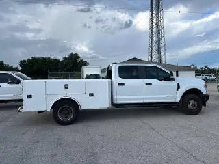 Ford F-350 Super Duty 2022 4x4 Lariat 4dr Crew Cab 179 in. WB DRW Chasis