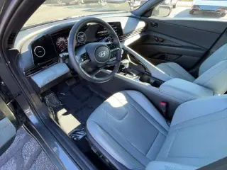 Hyundai ELANTRA Híbrido 2025 Limitada Sedán 4p