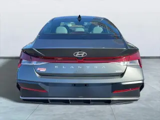 Hyundai ELANTRA Híbrido 2025 Limitada Sedán 4p