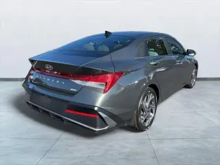 Hyundai ELANTRA Híbrido 2025 Limitada Sedán 4p