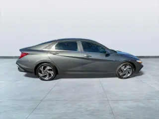 Hyundai ELANTRA Híbrido 2025 Limitada Sedán 4p