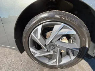 Hyundai ELANTRA Híbrido 2025 Limitada Sedán 4p