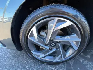 Hyundai ELANTRA Híbrido 2025 Limitada Sedán 4p