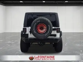 Jeep Wrangler Unlimited 2017 4x4 Sahara 4dr SUV