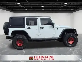 Jeep Wrangler Unlimited 2017 4x4 Sahara 4dr SUV