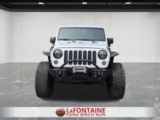 Jeep Wrangler Unlimited 2017 4x4 Sahara 4dr SUV