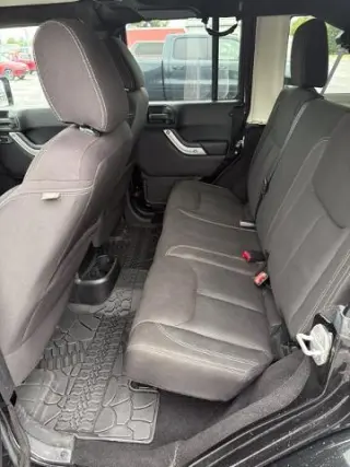Jeep Wrangler Unlimited 2015 4x4 Sahara 4p SUV