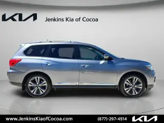 Nissan Pathfinder 2017 Platinum 4dr SUV