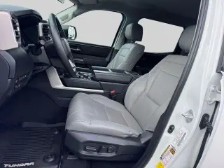 Toyota Tundra 2023 4x4 SR5 4dr CrewMax Cab Pickup SB
