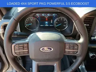 Ford F-150 2023 4x4 XLT 4dr SuperCrew con cabina de 5,5 pies de largo