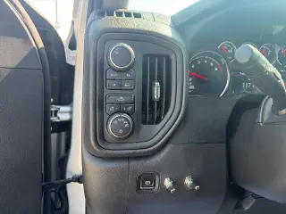 Chevrolet Silverado 1500 Limited 2022 4x4 Custom 4dr Crew Cab con 5.8 ft. SB