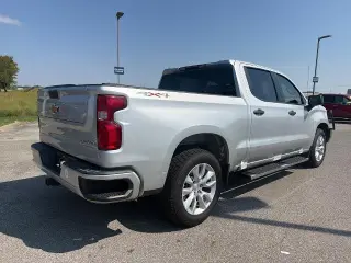 Chevrolet Silverado 1500 Limited 2022 4x4 Custom 4dr Crew Cab con 5.8 ft. SB