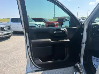 Chevrolet Silverado 1500 Limited 2022 4x4 Custom 4dr Crew Cab con 5.8 ft. SB