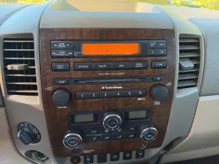 Nissan Titan 2010 4x4 LE 4dr Crew Cab Pickup de 2 puertas