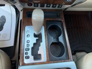 Nissan Titan 2010 4x4 LE 4dr Crew Cab Pickup de 2 puertas