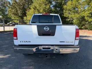 Nissan Titan 2010 4x4 LE 4dr Crew Cab Pickup de 2 puertas