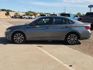 Volkswagen Jetta 2025 SE Sedán 4 puertas