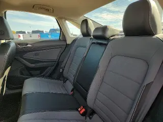 Volkswagen Jetta 2025 SE Sedán 4 puertas