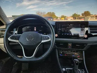 Volkswagen Jetta 2025 SE Sedán 4 puertas