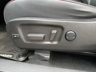 Toyota Highlander 2019 con tracción en las cuatro ruedas SE 4dr SUV
