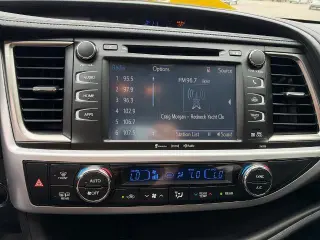 Toyota Highlander 2019 con tracción en las cuatro ruedas SE 4dr SUV