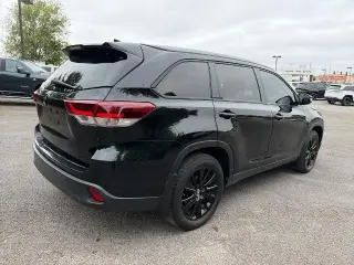 Toyota Highlander 2019 con tracción en las cuatro ruedas SE 4dr SUV