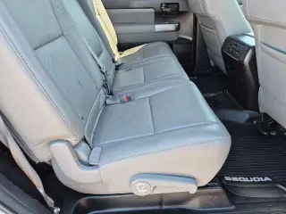Toyota Sequoia 2018 4x4 SR5 4dr SUV