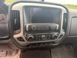 GMC Sierra 2500HD 2017 4x4 SLE 4dr Crew Cab LB