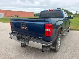 GMC Sierra 2500HD 2017 4x4 SLE 4dr Crew Cab LB