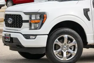 Ford F-150 2023 4x4 XL 4 puertas SuperCab 6.5 pies SB