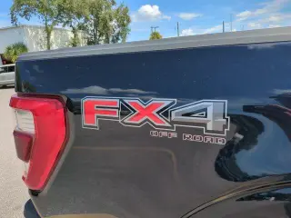 Ford F-150 2022 4x4 Lariat 4dr SuperCrew 6.5 ft. SB