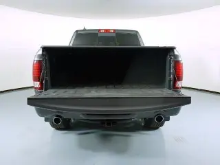 Ram 1500 2018 4x4 Night 4dr Crew Cab 5.5 ft. SB Pickup