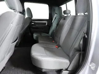 Ram 1500 Clásico 2021 4x4 SLT 4dr Cabina de Crew 5.5 ft. Pickup