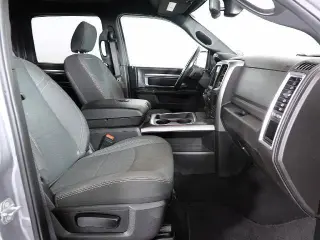 Ram 1500 Clásico 2021 4x4 SLT 4dr Cabina de Crew 5.5 ft. Pickup