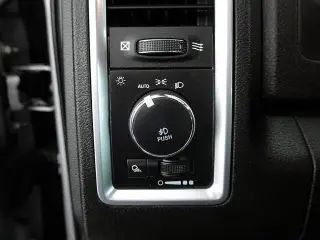 Ram 1500 Clásico 2021 4x4 SLT 4dr Cabina de Crew 5.5 ft. Pickup