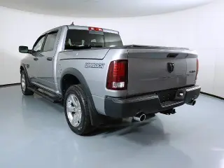 Ram 1500 Clásico 2021 4x4 SLT 4dr Cabina de Crew 5.5 ft. Pickup