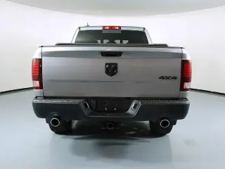 Ram 1500 Clásico 2021 4x4 SLT 4dr Cabina de Crew 5.5 ft. Pickup