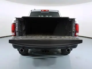 Ram 1500 Clásico 2021 4x4 SLT 4dr Cabina de Crew 5.5 ft. Pickup