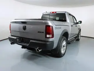 Ram 1500 Clásico 2021 4x4 SLT 4dr Cabina de Crew 5.5 ft. Pickup