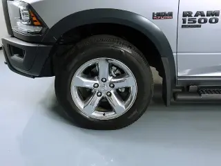 Ram 1500 Clásico 2021 4x4 SLT 4dr Cabina de Crew 5.5 ft. Pickup