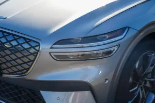Genesis Electrified GV70 2023 AWD 4dr SUV