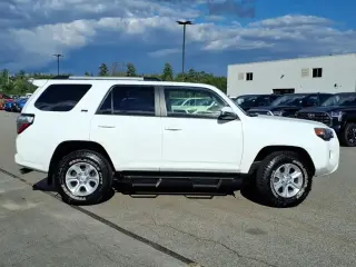 Toyota 4Runner 2023 4x4 SR5 Premium 4dr SUV