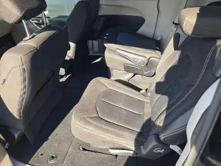 Chrysler Voyager 2024 LX 4dr Minivan