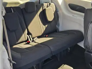 Chrysler Voyager 2024 LX 4dr Minivan