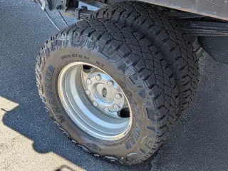 Ford F-350 Super Duty 2020 4x4 XL Cabina Regular 2 puertas 145 pulgadas de distancia entre ejes chasis DRW