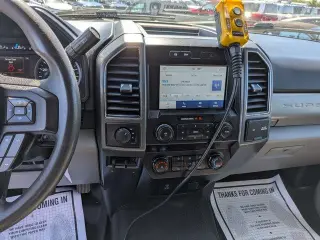 Ford F-350 Super Duty 2020 4x4 XL Cabina Regular 2 puertas 145 pulgadas de distancia entre ejes chasis DRW