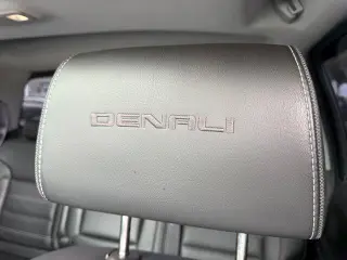 GMC Sierra 1500 2017 4x4 Denali 4dr Crew Cab 5.8 ft. SB