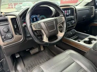 GMC Sierra 1500 2017 4x4 Denali 4dr Crew Cab 5.8 ft. SB