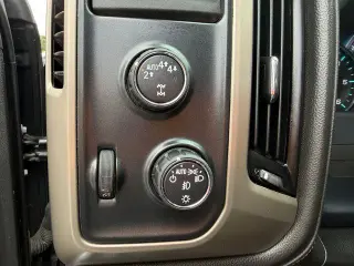 GMC Sierra 1500 2017 4x4 Denali 4dr Crew Cab 5.8 ft. SB